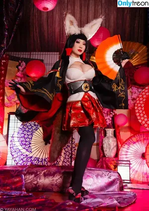 Yaya Han / yayahan nude photo #0057