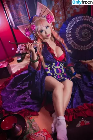 Yaya Han / yayahan nude photo #0076