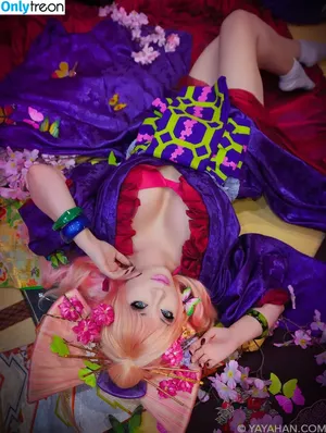 Yaya Han / yayahan nude photo #0077