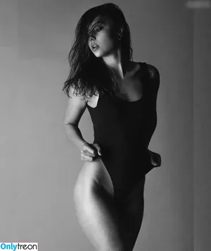yaz rose / yaz.rose_ nude photo #0003