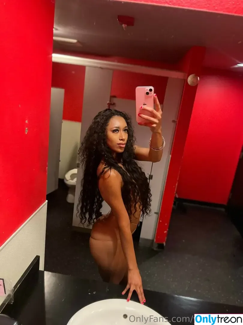 yazzyyams nude photo #0747 (Queen Yasmeena / yazzylonglegs)