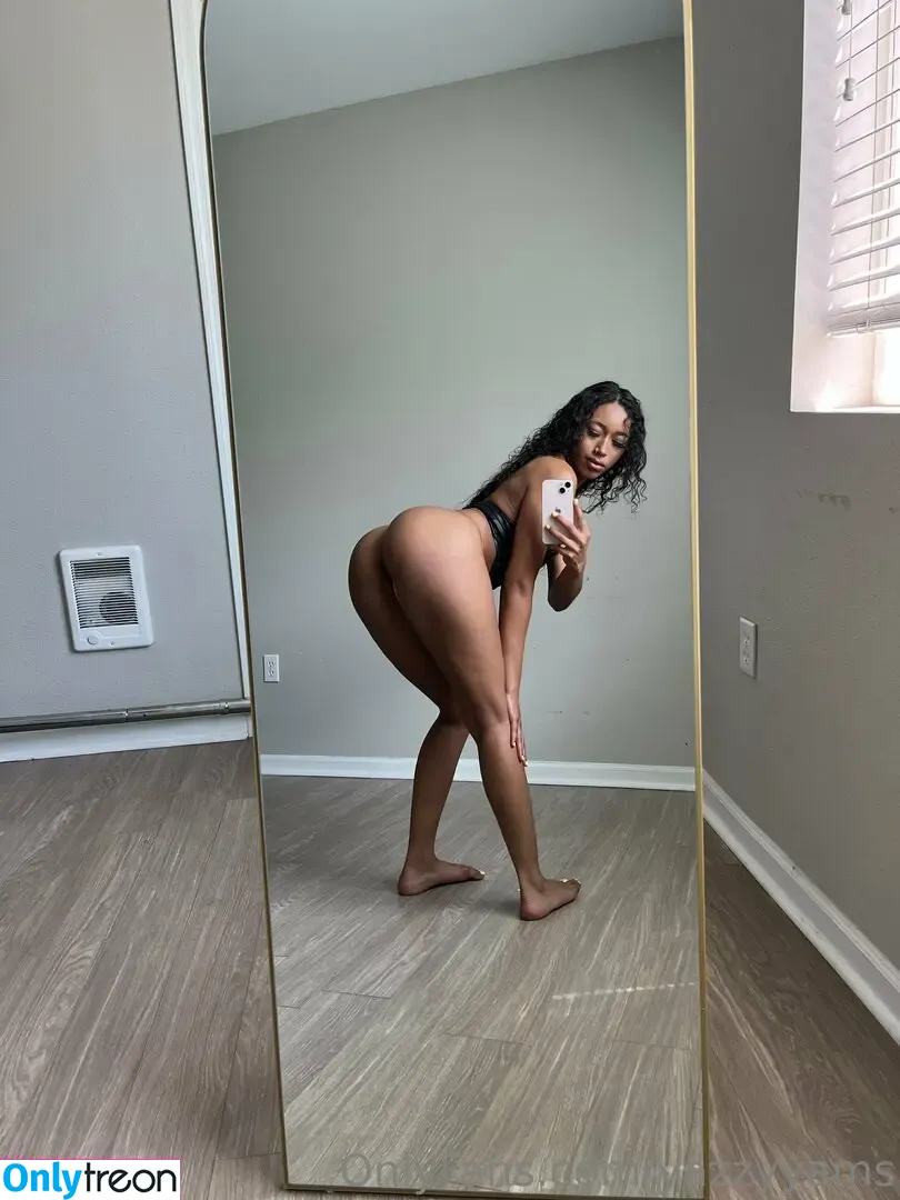 yazzyyams nude photo #0782 (Queen Yasmeena / yazzylonglegs)