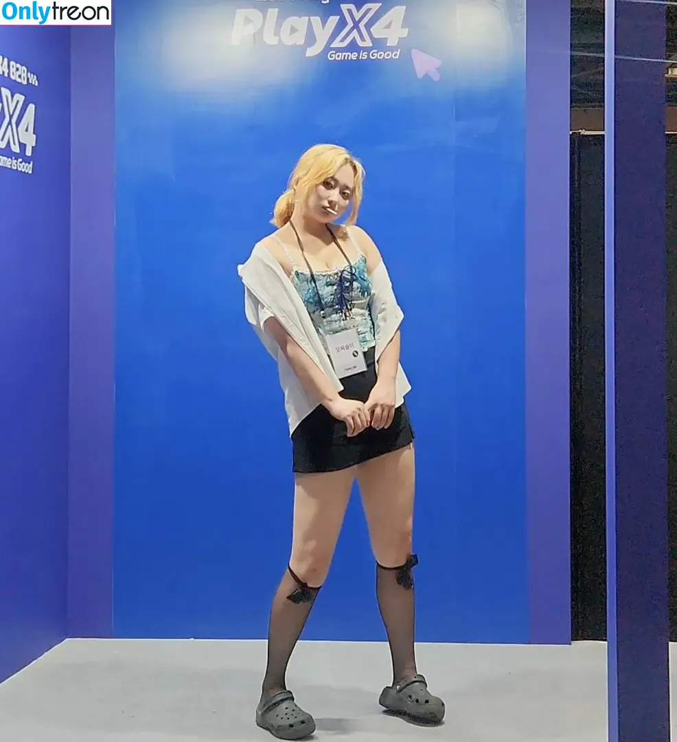 ye._.sally nude photo #0005 (ye._.sally)