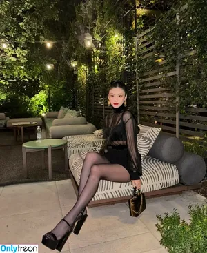 Yeji / Hwang Ye-ji / ITZY (예지 / yezyizhere nude photo #0004