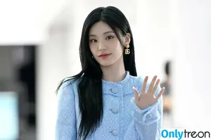 Yeji / Hwang Ye-ji / ITZY (예지 / yezyizhere nude photo #0020