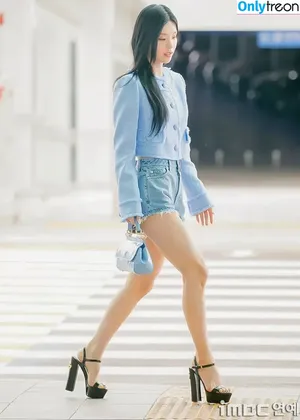 Yeji / Hwang Ye-ji / ITZY (예지 / yezyizhere nude photo #0026