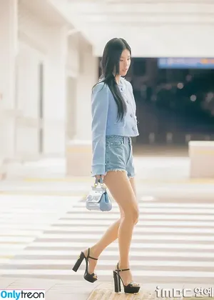 Yeji / Hwang Ye-ji / ITZY (예지 / yezyizhere nude photo #0029