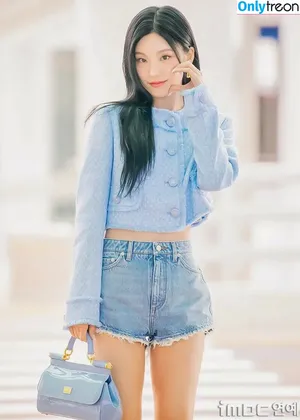 Yeji / Hwang Ye-ji / ITZY (예지 / yezyizhere nude photo #0036