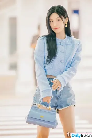 Yeji / Hwang Ye-ji / ITZY (예지 / yezyizhere nude photo #0037