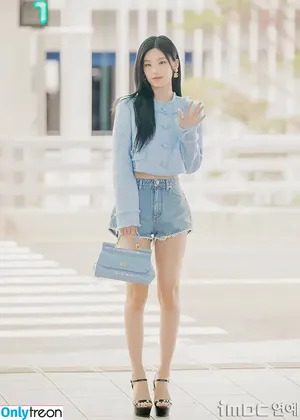 Yeji / Hwang Ye-ji / ITZY (예지 / yezyizhere nude photo #0041