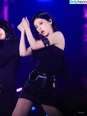Yeji / Hwang Ye-ji / ITZY (예지 / yezyizhere nude photo #0079
