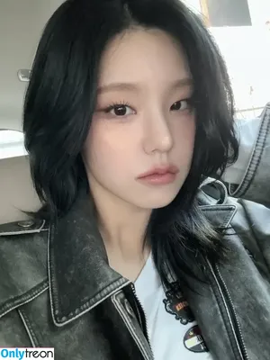 Yeji / Hwang Ye-ji / ITZY (예지 / yezyizhere nude photo #0105