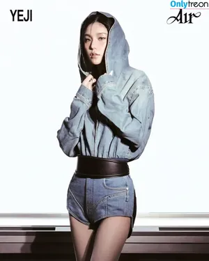 Yeji / Hwang Ye-ji / ITZY (예지 / yezyizhere nude photo #0113