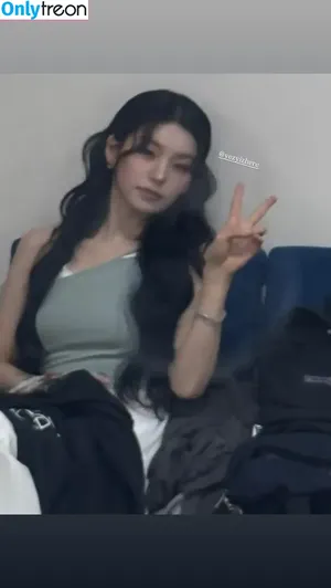Yeji / Hwang Ye-ji / ITZY (예지 / yezyizhere nude photo #0129
