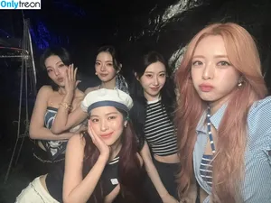 Yeji / Hwang Ye-ji / ITZY (예지 / yezyizhere nude photo #0146