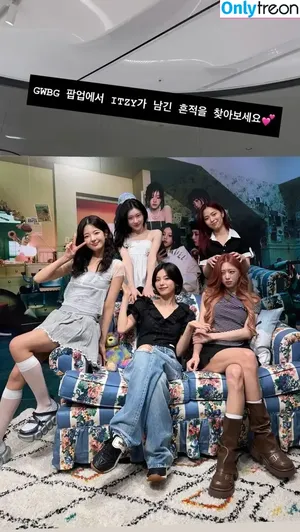 Yeji / Hwang Ye-ji / ITZY (예지 / yezyizhere nude photo #0162