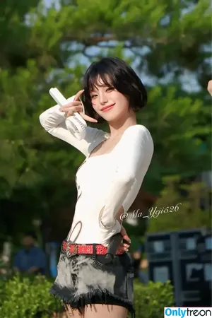 Yeji / Hwang Ye-ji / ITZY (예지 / yezyizhere nude photo #0178