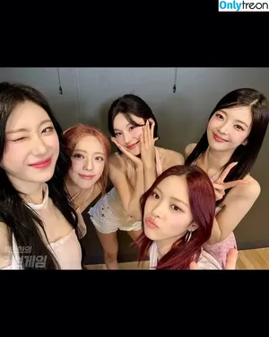 Yeji / Hwang Ye-ji / ITZY (예지 / yezyizhere nude photo #0188