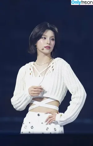 Yeji / Hwang Ye-ji / ITZY (예지 / yezyizhere nude photo #0194