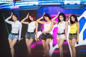 Yeji / Hwang Ye-ji / ITZY (예지 / yezyizhere nude photo #0213
