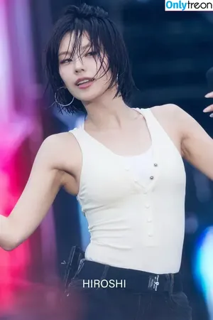 Yeji / Hwang Ye-ji / ITZY (예지 / yezyizhere nude photo #0214