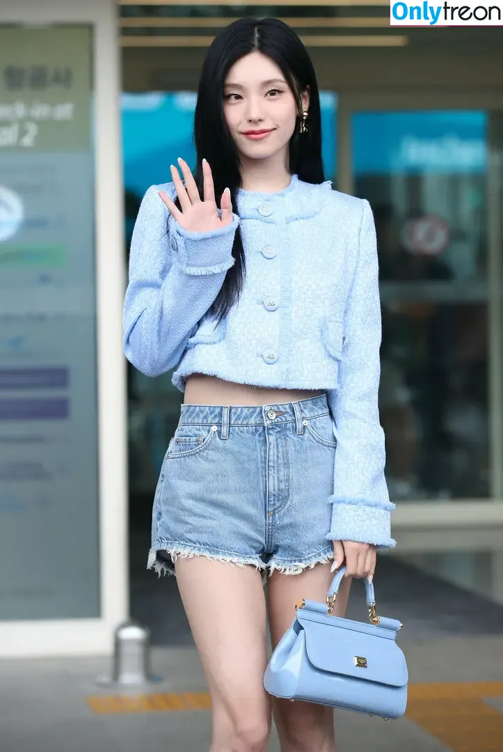 Yeji nude photo #0021 (Hwang Ye-ji / ITZY (예지 / yezyizhere)