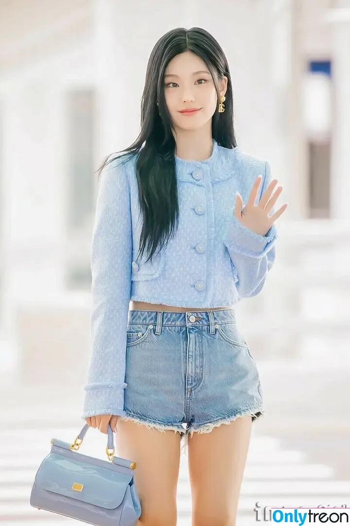 Yeji nude photo #0034 (Hwang Ye-ji / ITZY (예지 / yezyizhere)