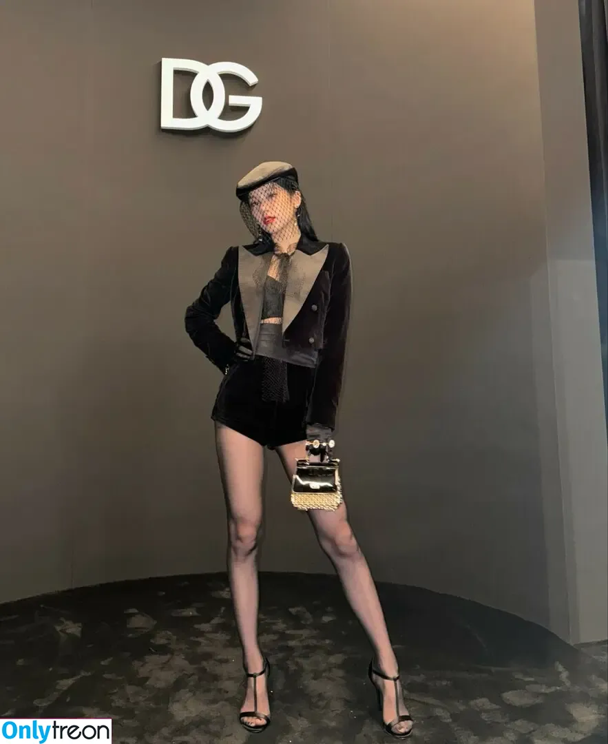 Yeji nude photo #0051 (Hwang Ye-ji / ITZY (예지 / yezyizhere)