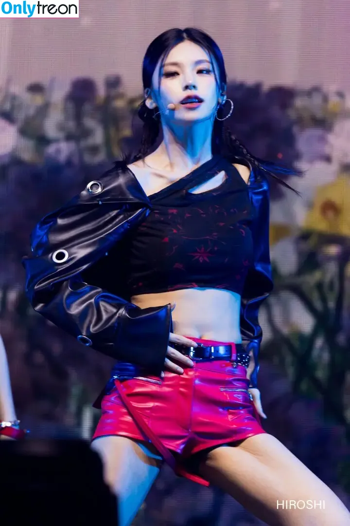 Yeji nude photo #0092 (Hwang Ye-ji / ITZY (예지 / yezyizhere)