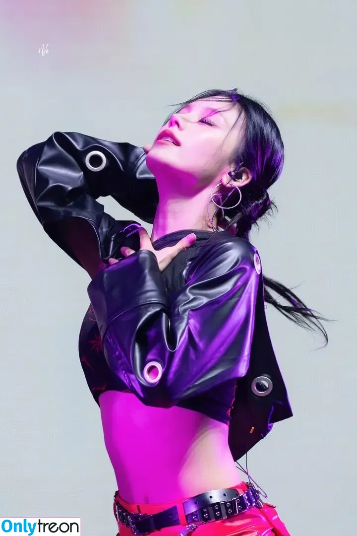 Yeji nude photo #0100 (Hwang Ye-ji / ITZY (예지 / yezyizhere)
