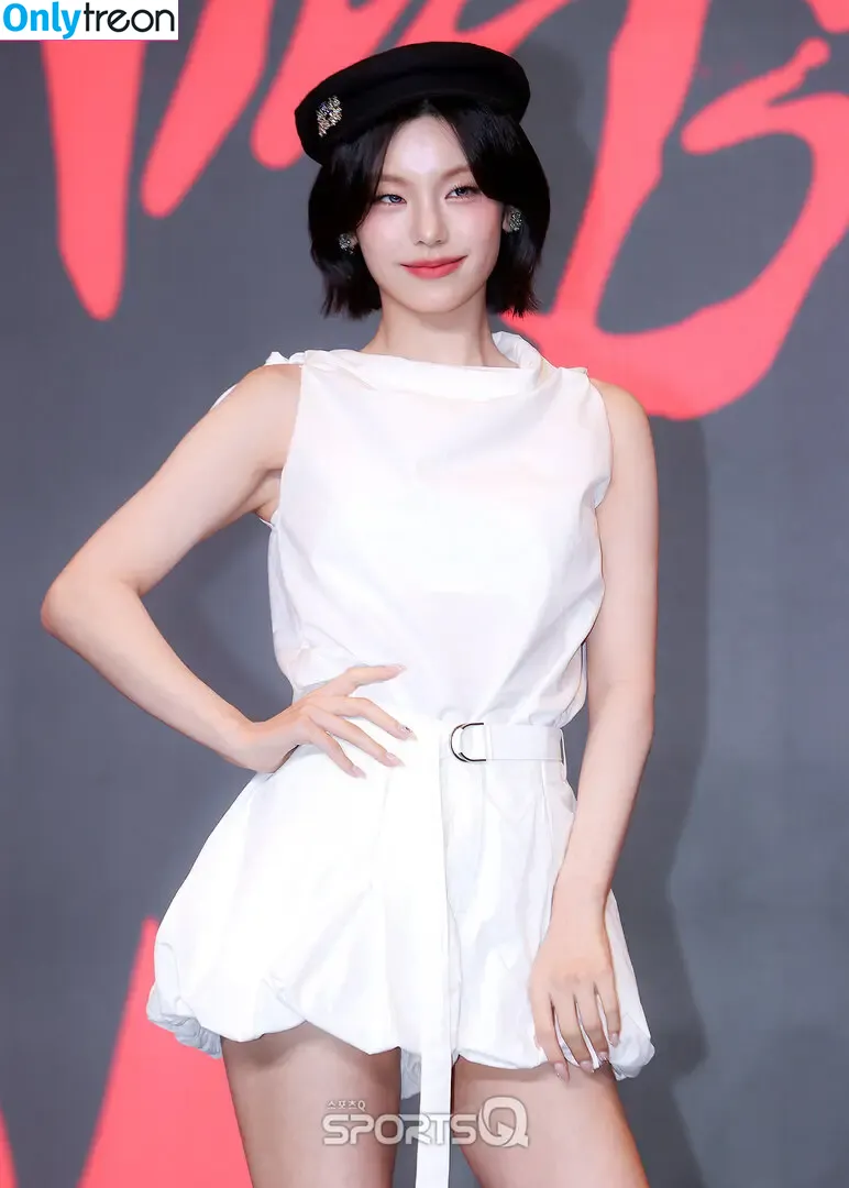 Yeji nude photo #0149 (Hwang Ye-ji / ITZY (예지 / yezyizhere)