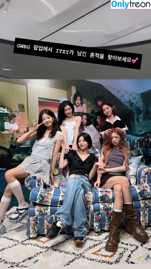 Yeji nude photo #0162 (Hwang Ye-ji / ITZY (예지 / yezyizhere)