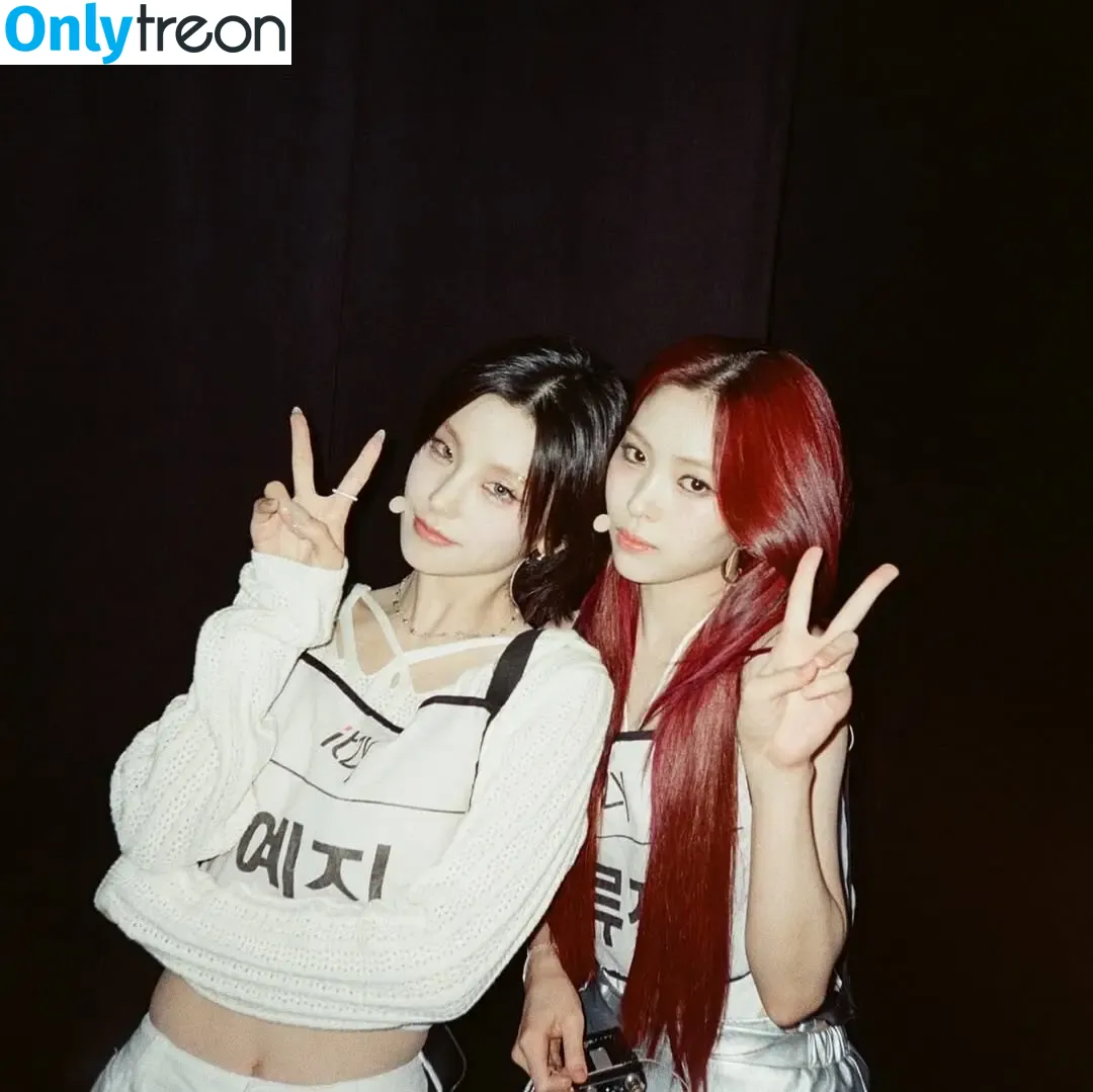 Yeji nude photo #0197 (Hwang Ye-ji / ITZY (예지 / yezyizhere)