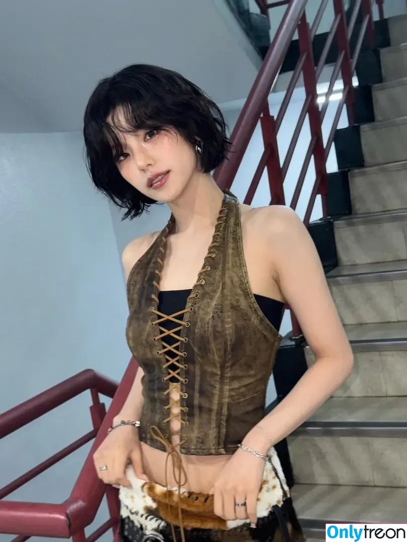 Yeji nude photo #0198 (Hwang Ye-ji / ITZY (예지 / yezyizhere)