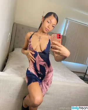 Yellacole /  / bbylayxo / bbylxya / bbylxyaa / prettyyellow nude photo #0016