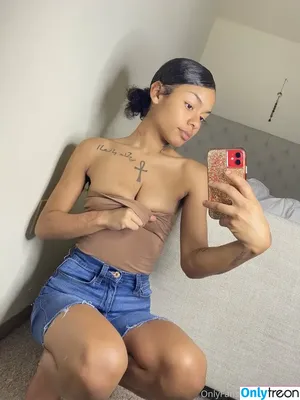 Yellacole /  / bbylayxo / bbylxya / bbylxyaa / prettyyellow nude photo #0032