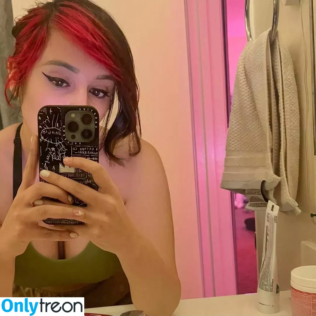 Yellowspoongirl nude photo #0044 (Yellowspoongirl)