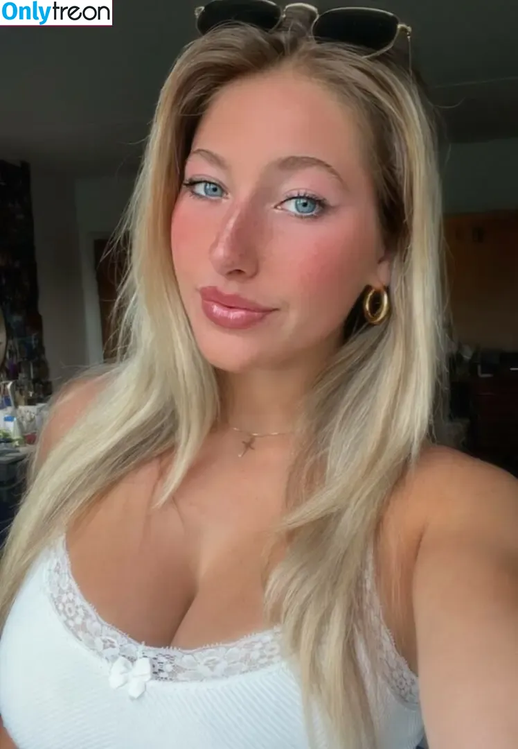 Ygwbt nude photo #1016 (Ygwbt)