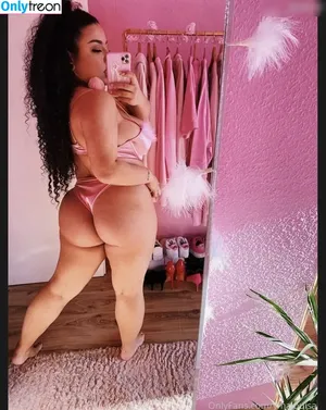 Yma Louisa / sirenivystar / yma.louisa / ymalouisa nude photo #0013