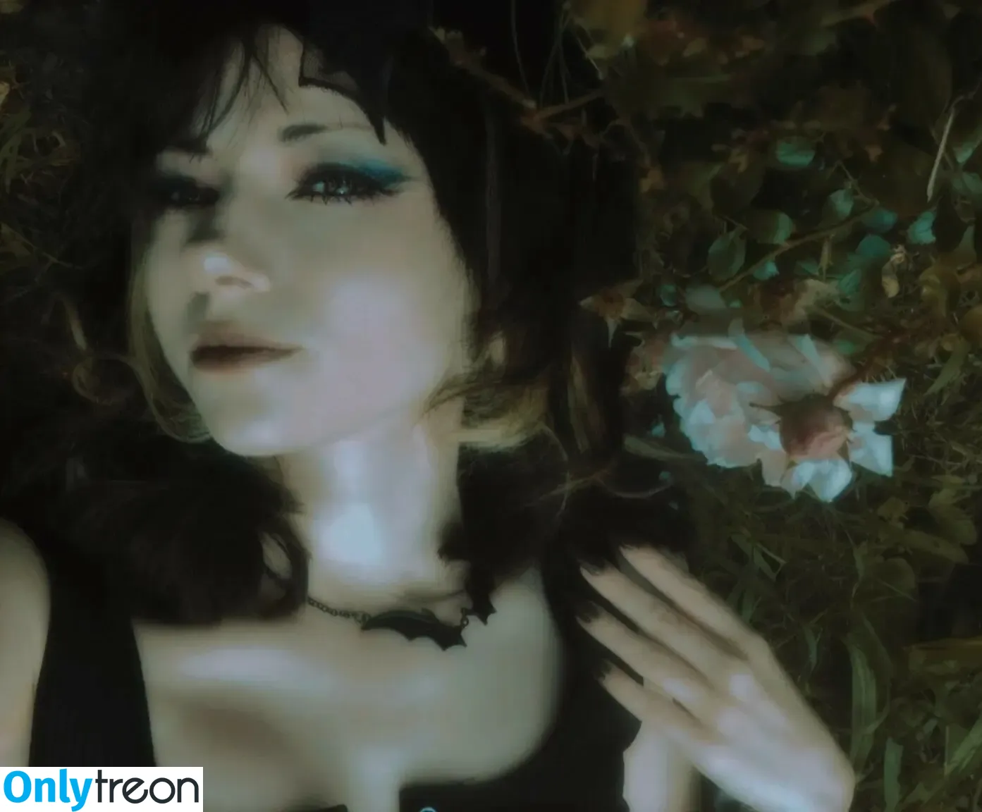 Yogscast Bouphe nude photo #0092 (bouphe / bouphemagic)
