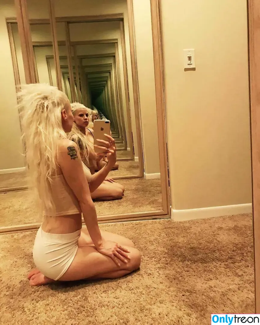 Yolandi Visser nude photo #0100 (Yo-landi Vi$$er / zefside.represent)