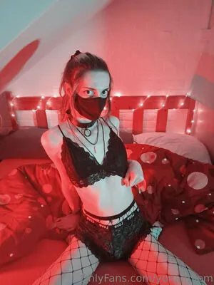 yona.mlem / ypol.eban.7 nude photo #0002