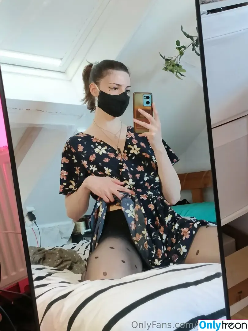yona.mlem nude photo #0181 (ypol.eban.7)