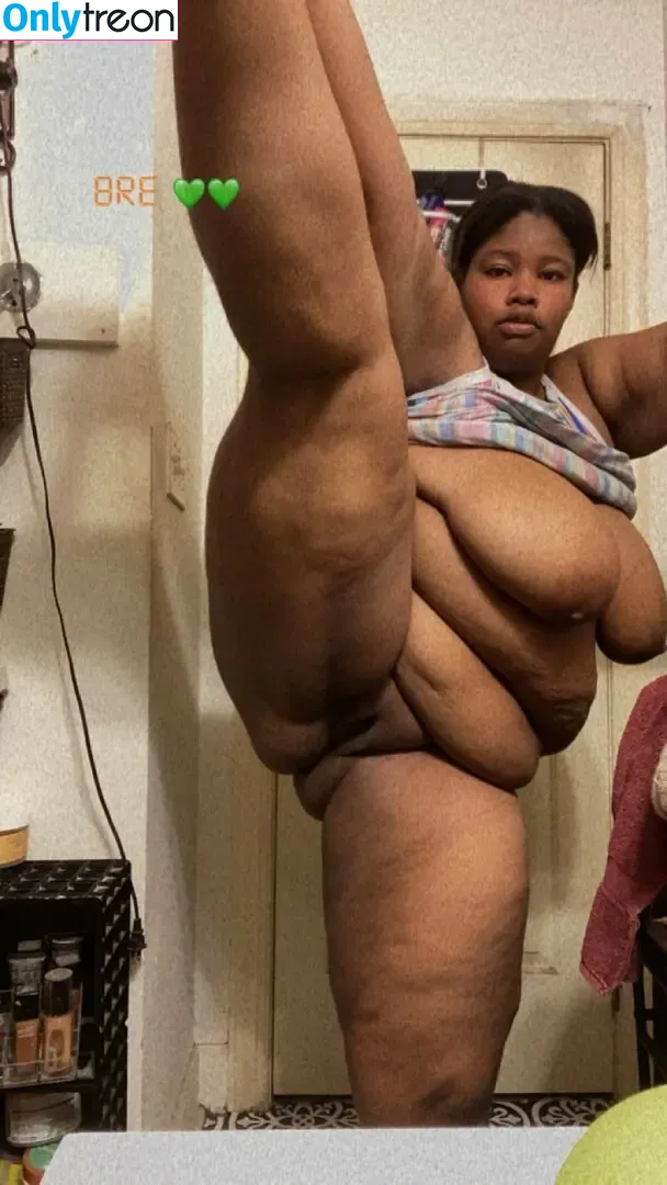 Yoshii BBW nude photo #0008 (whoseyoshii / yoshiithegoat)