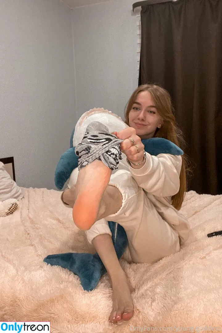 young-goddess nude photo #0096 (younggoddessofficial)