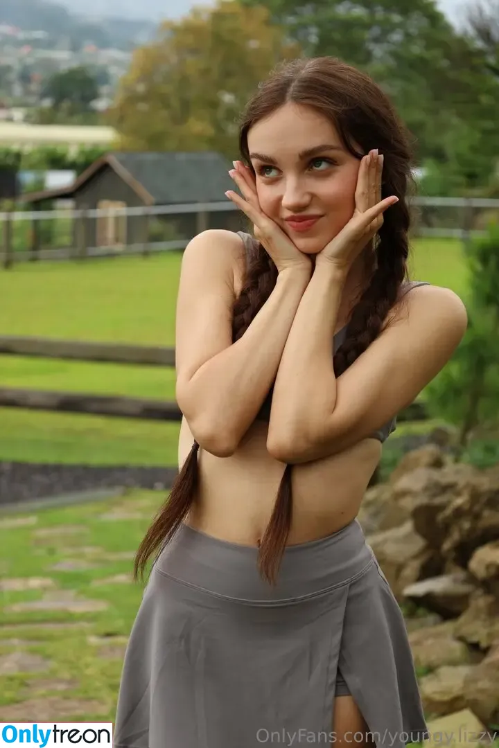 youngy.lizzy nude photo #0269 (Lizzy Youngy / lizz_youngy)