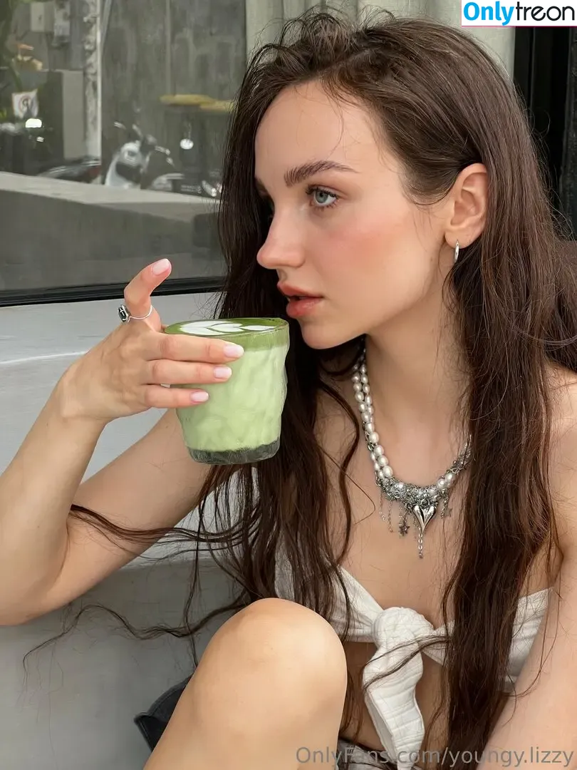 youngy.lizzy nude photo #0288 (Lizzy Youngy / lizz_youngy)