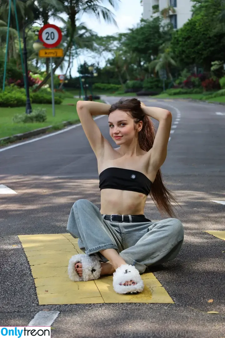 youngy.lizzy nude photo #0322 (Lizzy Youngy / lizz_youngy)