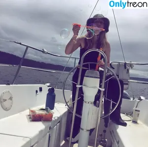 Your Bush Queen / sailingqueen nude photo #0003