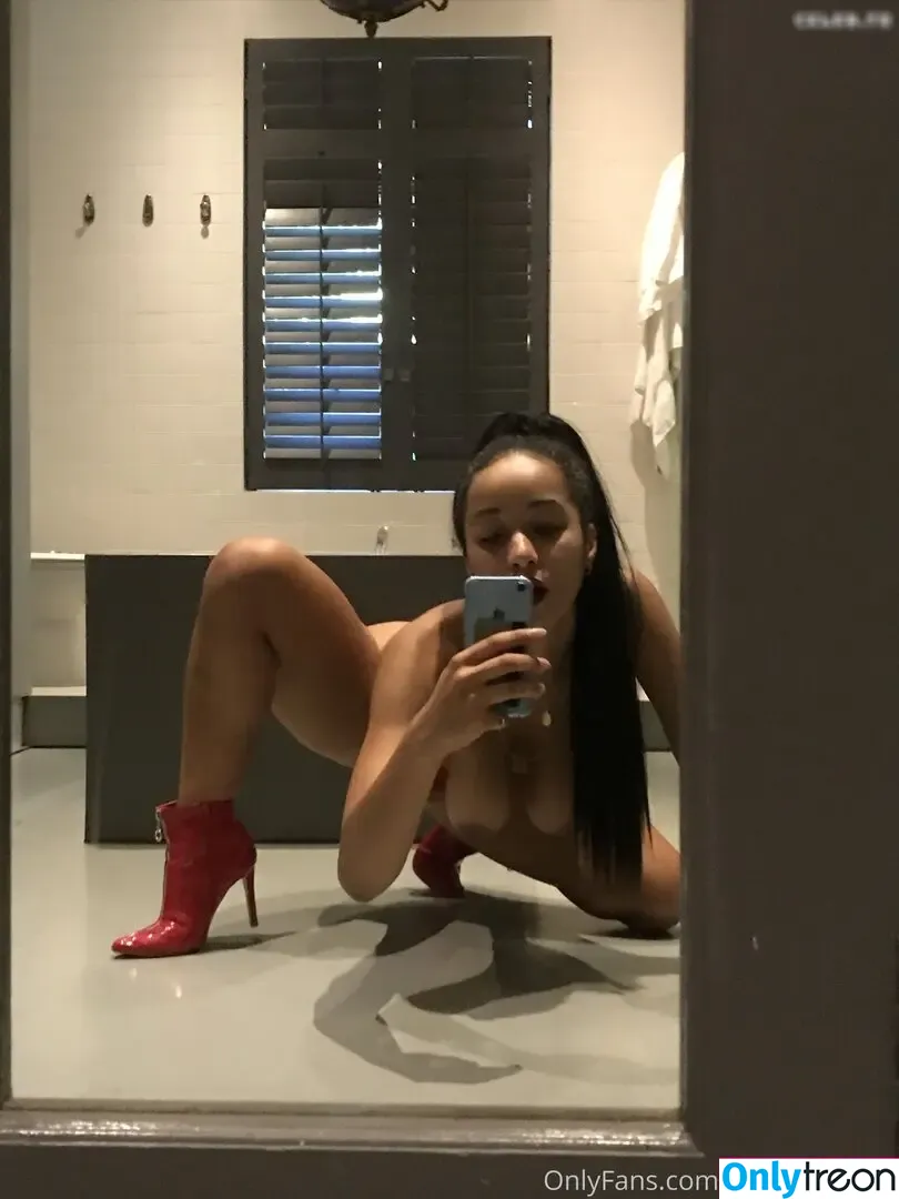 YourAfroBitch nude photo #0139 (Meleessa / melissabarreram / thatafrobitch)